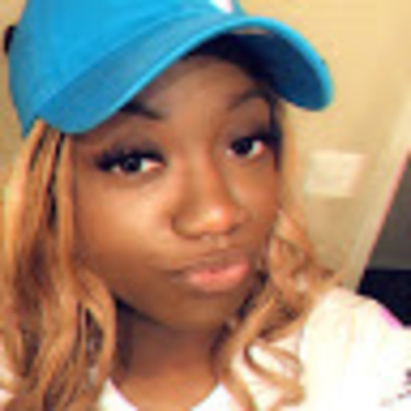 Meet the Posher Other - Meet your Posher, Airelle